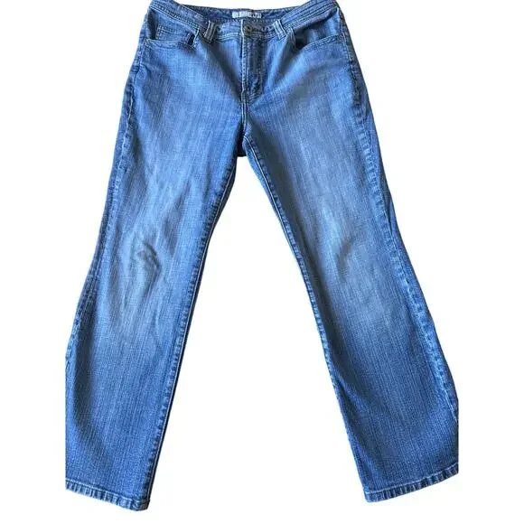 Chico’s Platinum Short Jeans - Picture 2 of 9